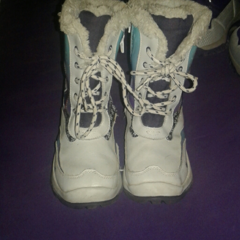 Kids boots